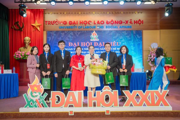 an-viet-hop-tac-voi-dai-hoc-lao-dong-xa-hoi